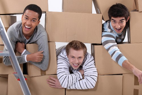 Short-term storage unit in Edgware for household items